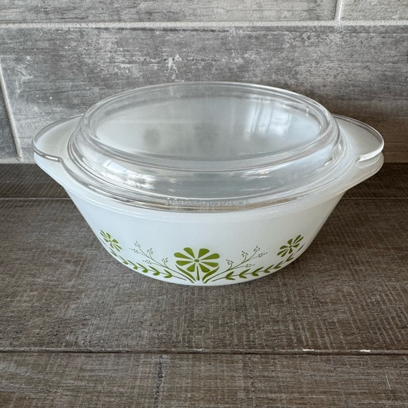 Vintage 1970's Glasbake Green Daisy Pattern Casserole Baking Dish 9”X3”with lid - Picture 1 of 7